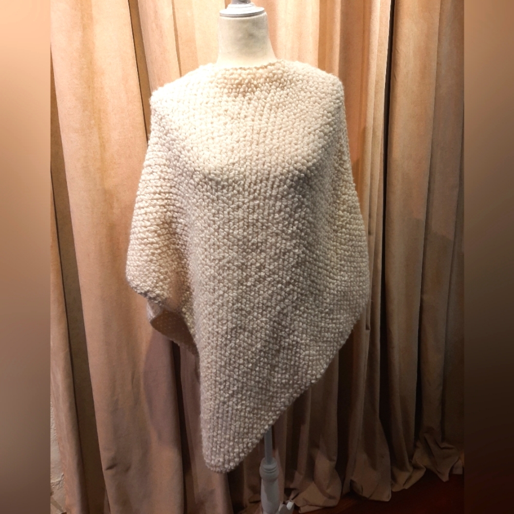 Cocogio Knit Poncho - Picture 1 of 10